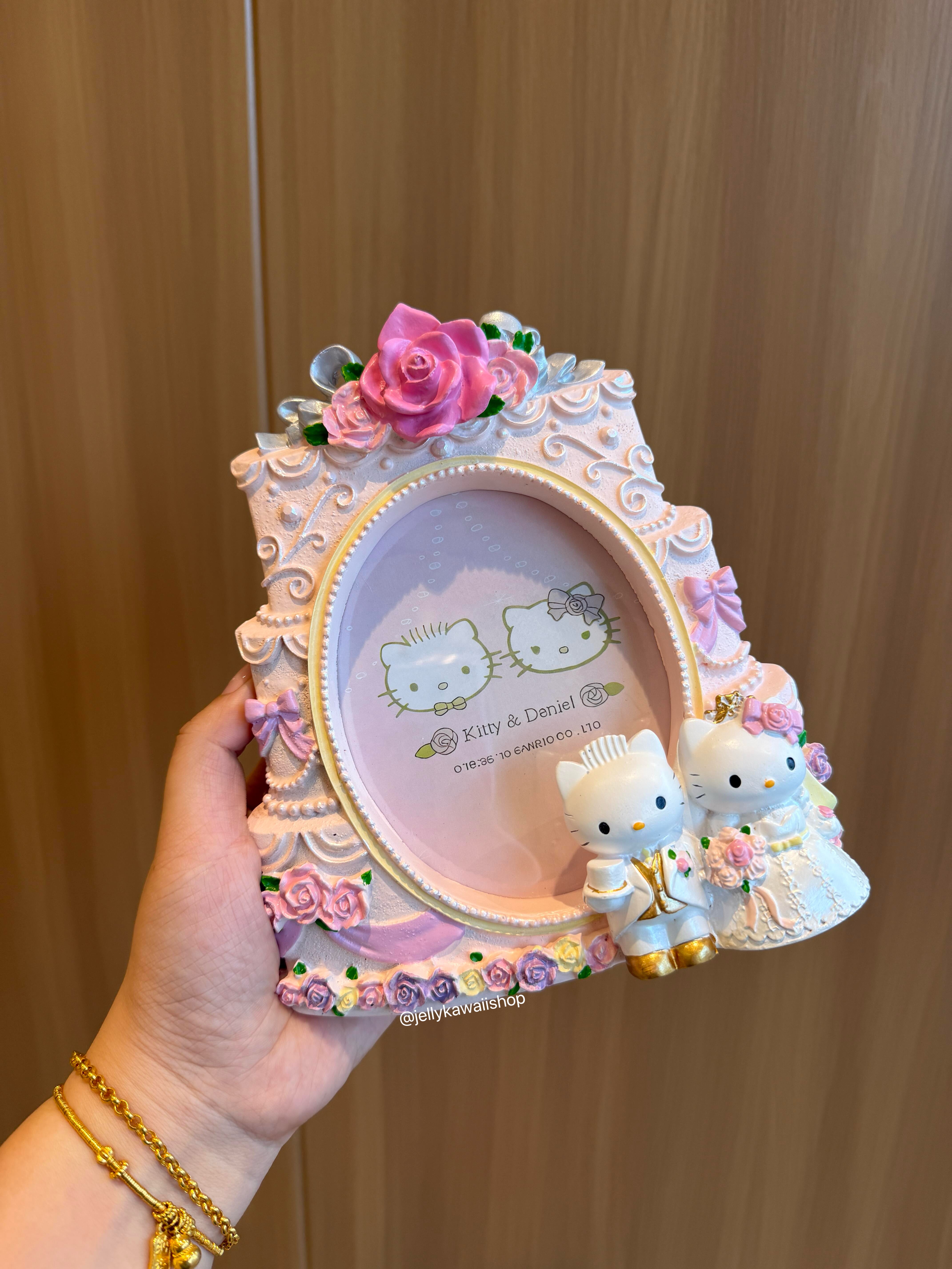 HelloKitty & Danie Cake Shape Photo Frame Wedding Gifts