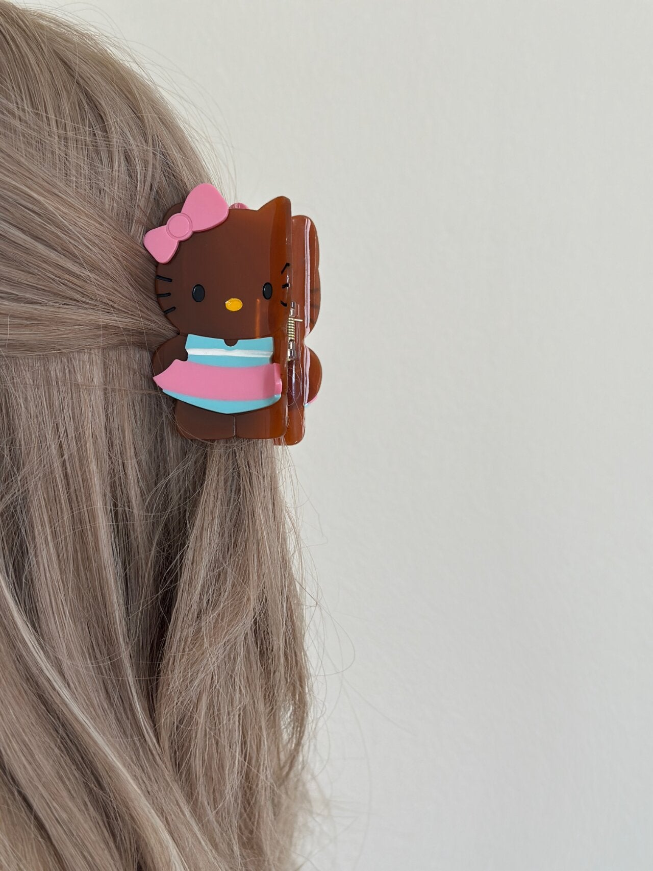 Tan KT Swimming Ring Hair Clip Large Claw Clip