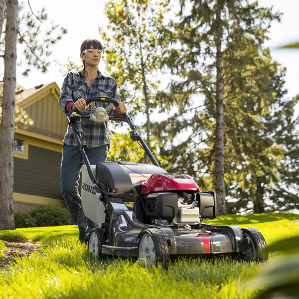 HRX 21-in Gas Self-propelled lawn mower with 200-cc Engine