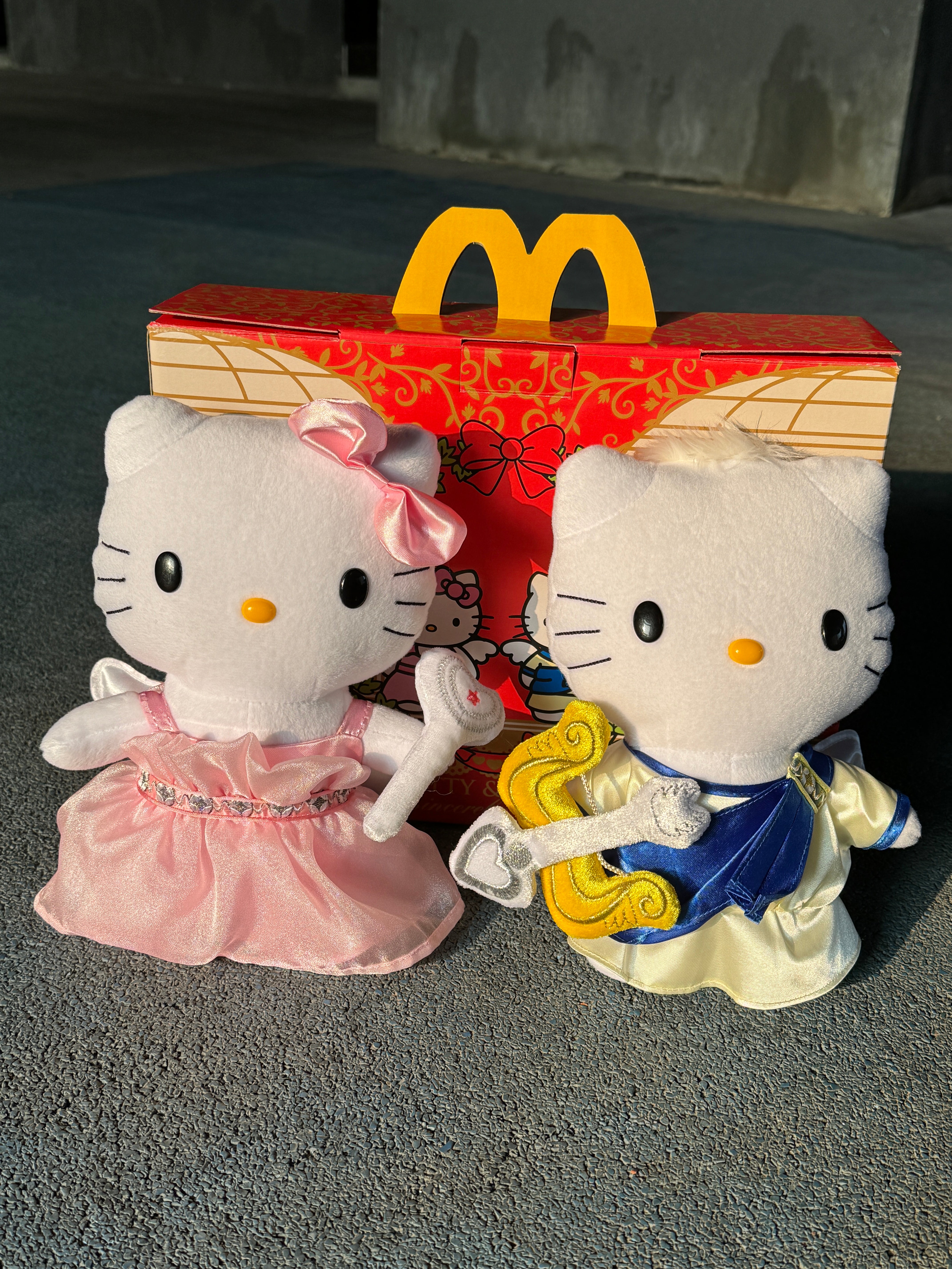 Macdonald Hello Kitty & Daniel Cupid Valentine Plush