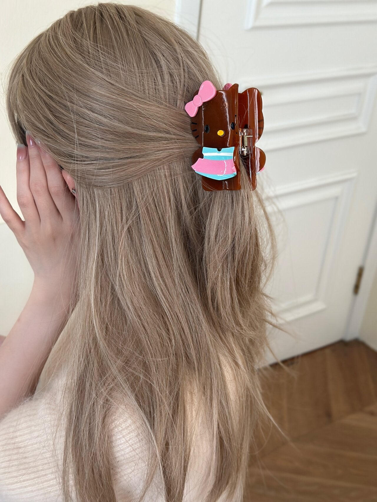 Tan KT Swimming Ring Hair Clip Large Claw Clip