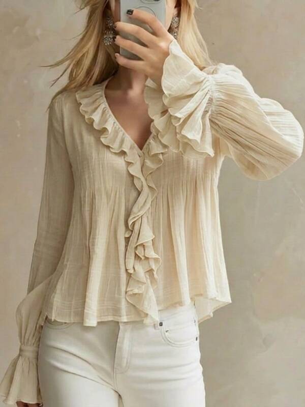 New Sweet-style Long-sleeved Top With Flared Sleeves