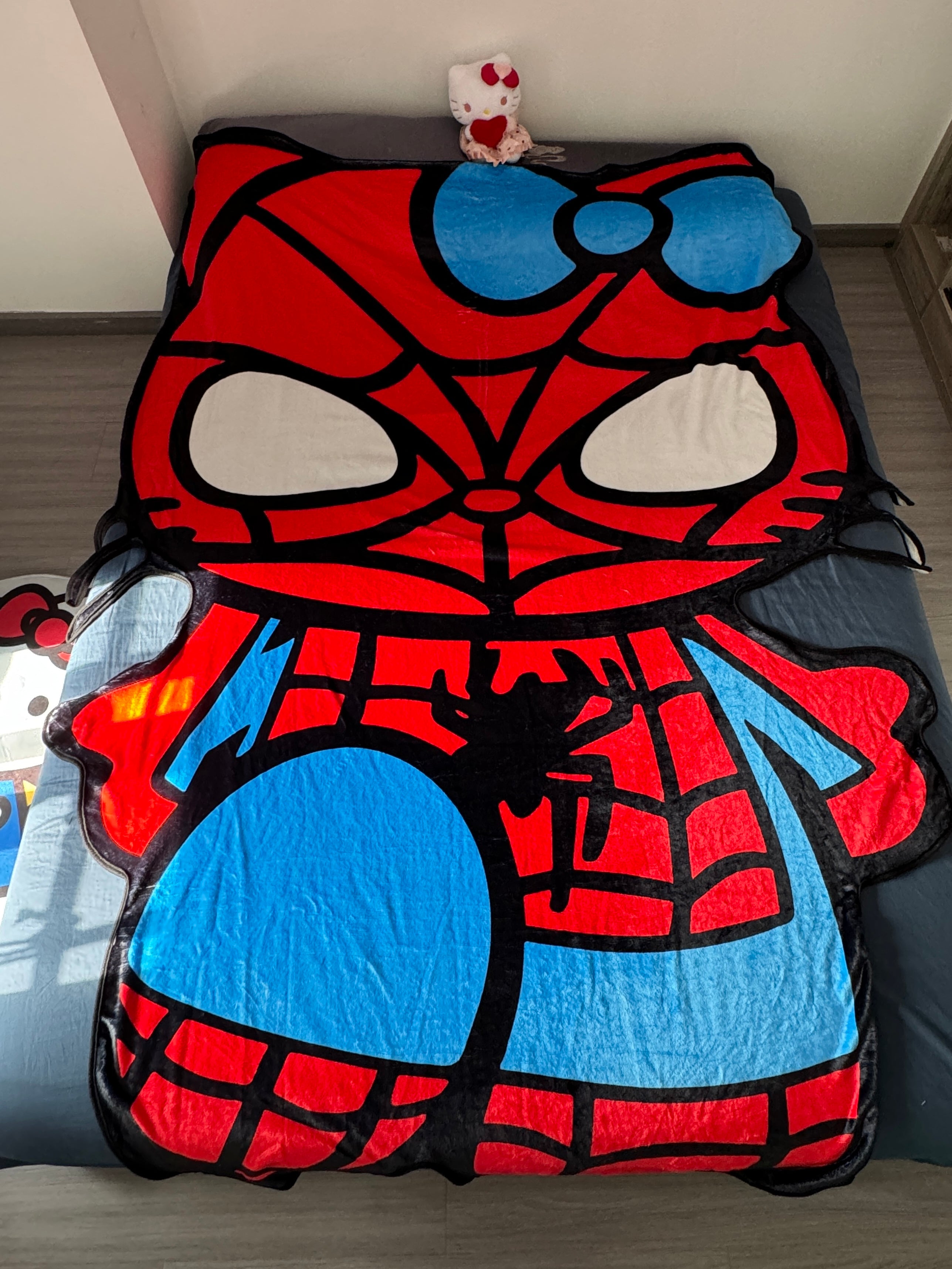 KT x Spiderman Shape Flannel Blanket