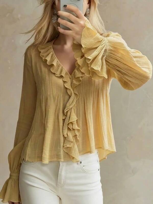 New Sweet-style Long-sleeved Top With Flared Sleeves