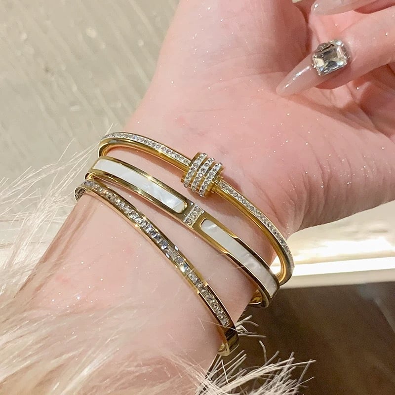 5-piece elegant stainless steel bracelet set, stylish and classic design