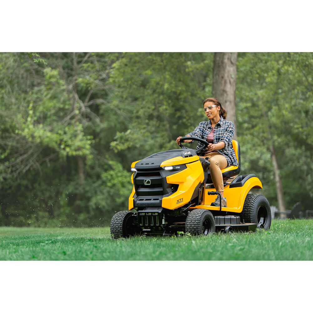 🔥 FOR SALE 🔥 50 in Fabricated Deck 24 HP V-Twin Kohler 7000 Series Engine Hydrostatic Drive Gas Riding Lawn Tractor