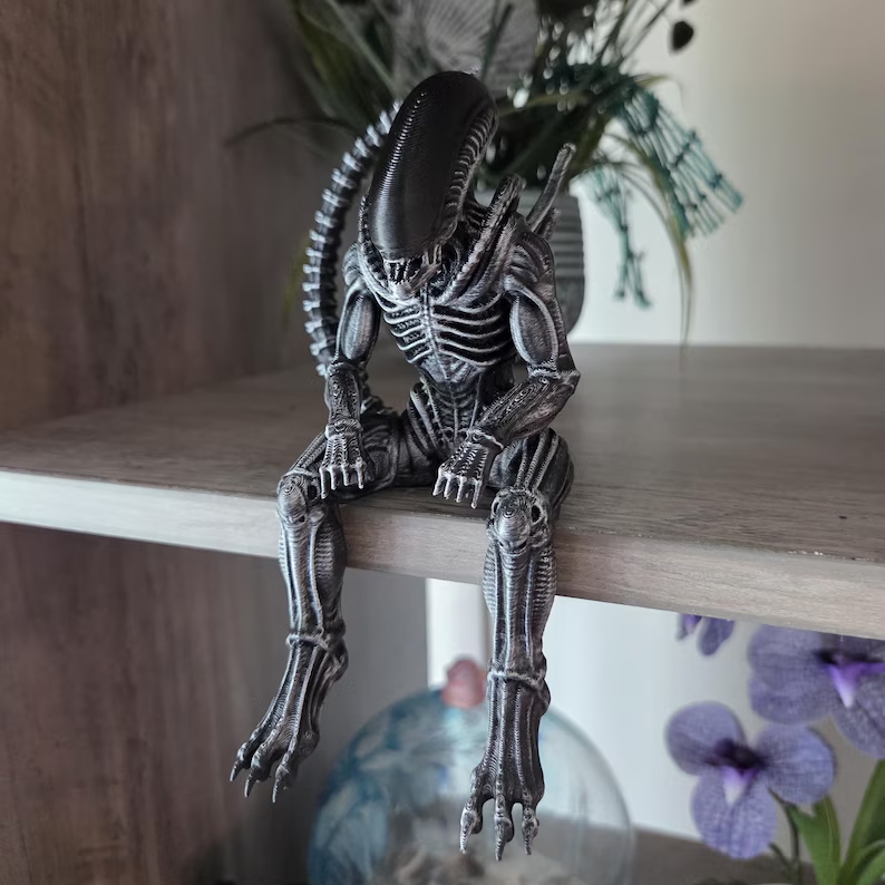 🛸 Shelf Sitter Statues