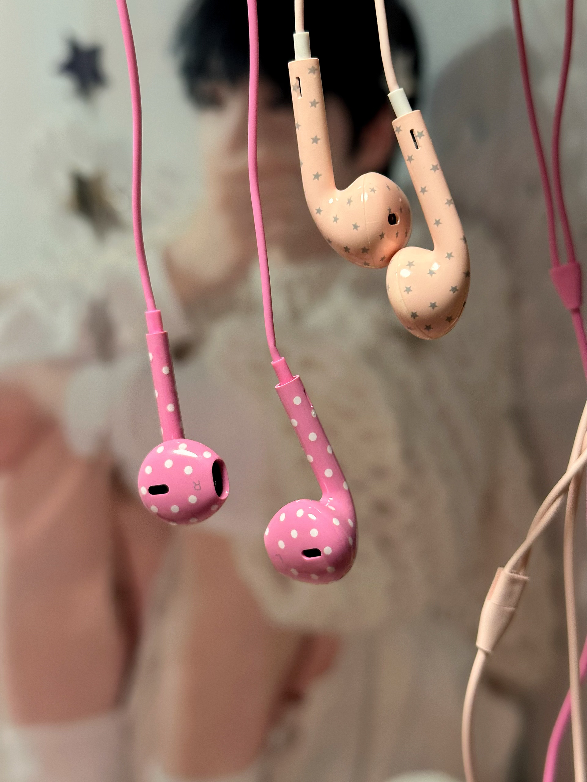 Polka-dot Coloured Wired Earbuds with Microphone in-Ear Headphones