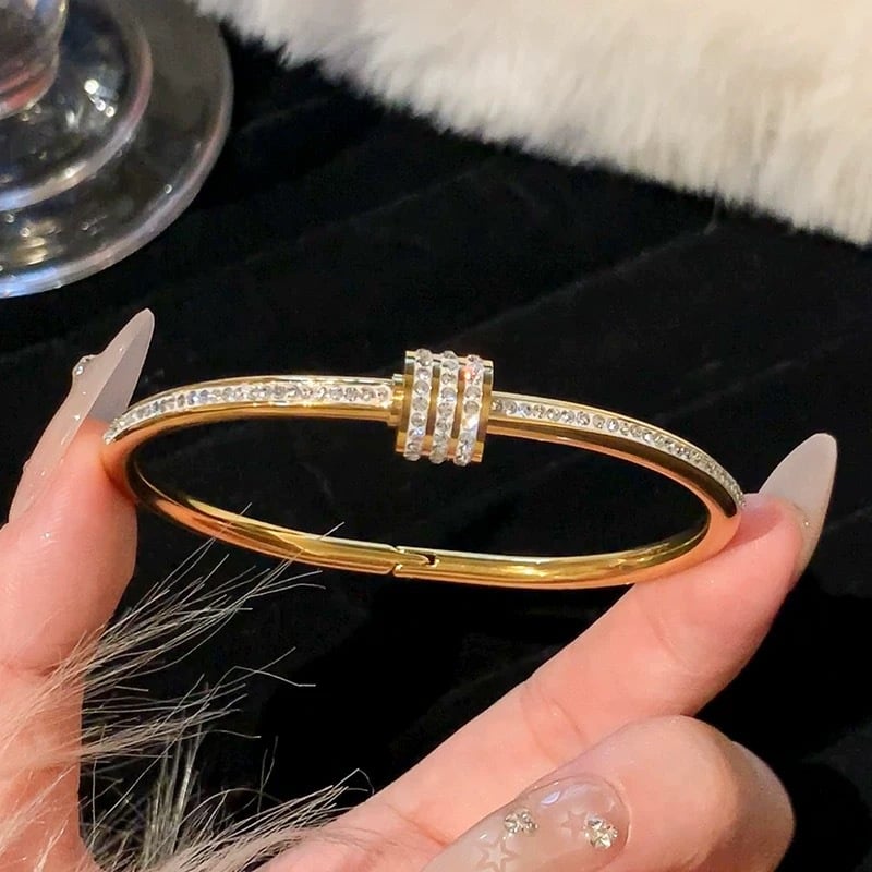 5-piece elegant stainless steel bracelet set, stylish and classic design