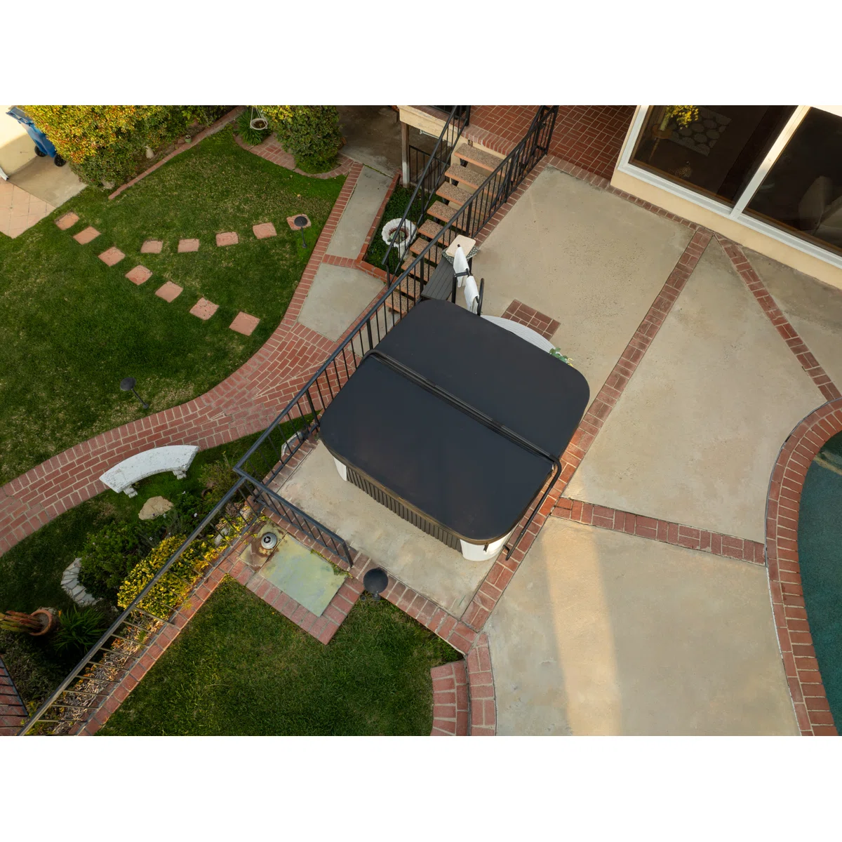 DayDream 3500 Ensemble 7-Person 35-Jet Plug & Play Hot Tub with Ozonator AR4-HU2-WTBE