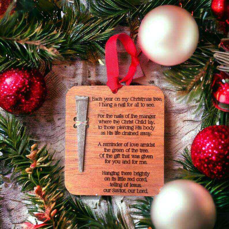 Christmas Nail Ornament | Christmas Present