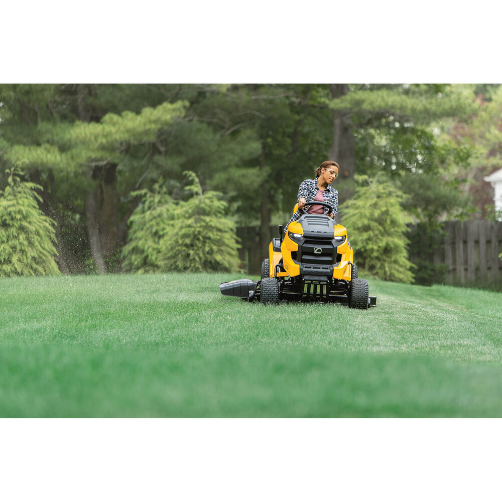 🔥 FOR SALE 🔥 50 in Fabricated Deck 24 HP V-Twin Kohler 7000 Series Engine Hydrostatic Drive Gas Riding Lawn Tractor
