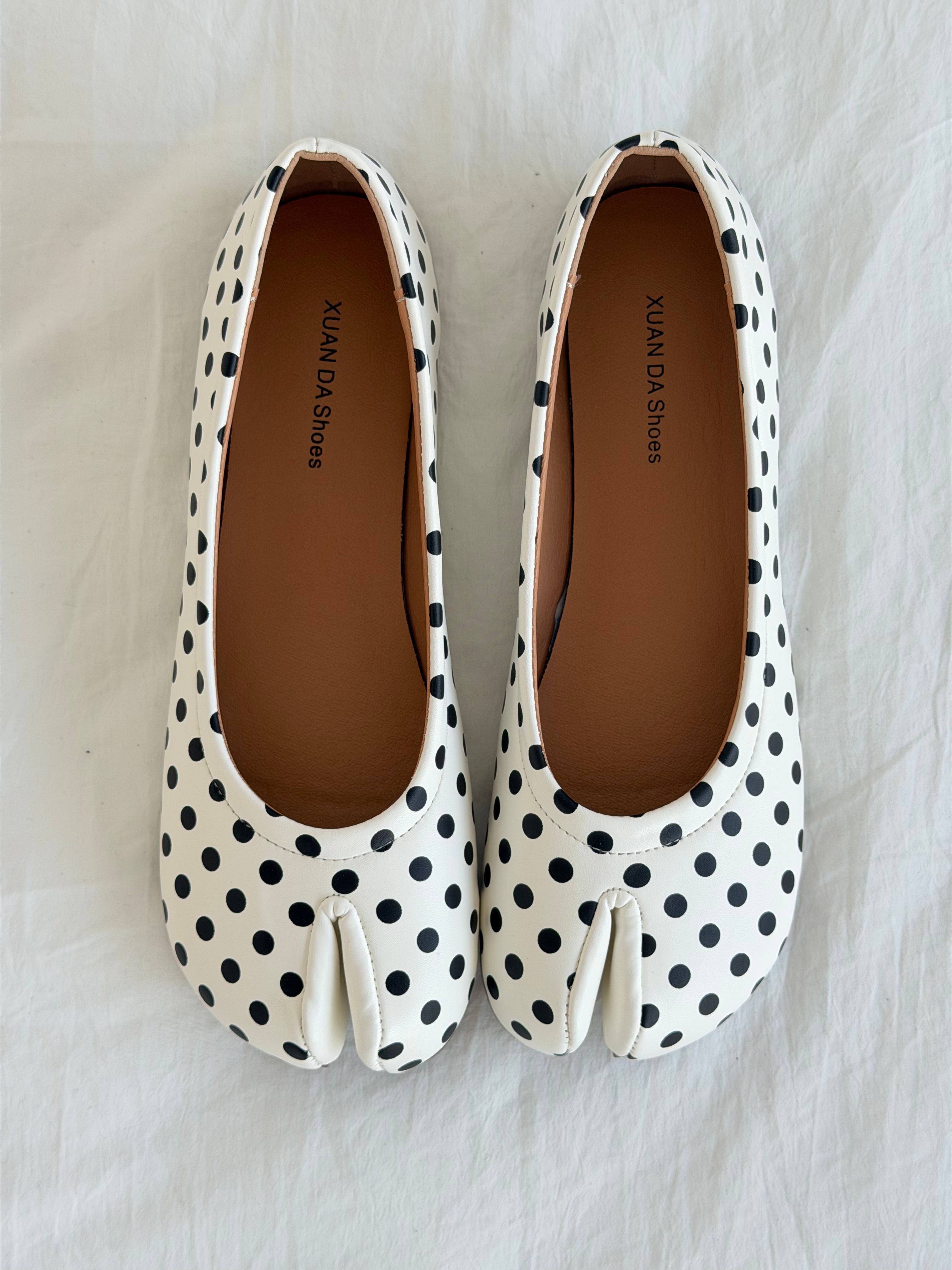 Girly Polk Dot Tabi Shoes Mary Janes Ballet Flat Low Top Split Toe Cute Casual Lightweight Shoes