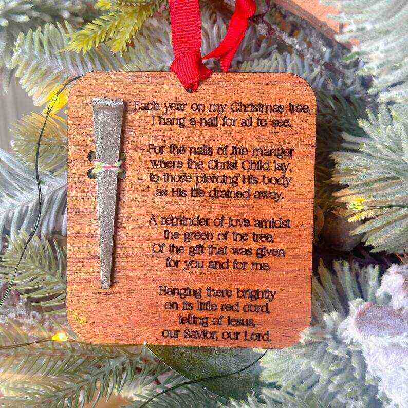 Christmas Nail Ornament | Christmas Present