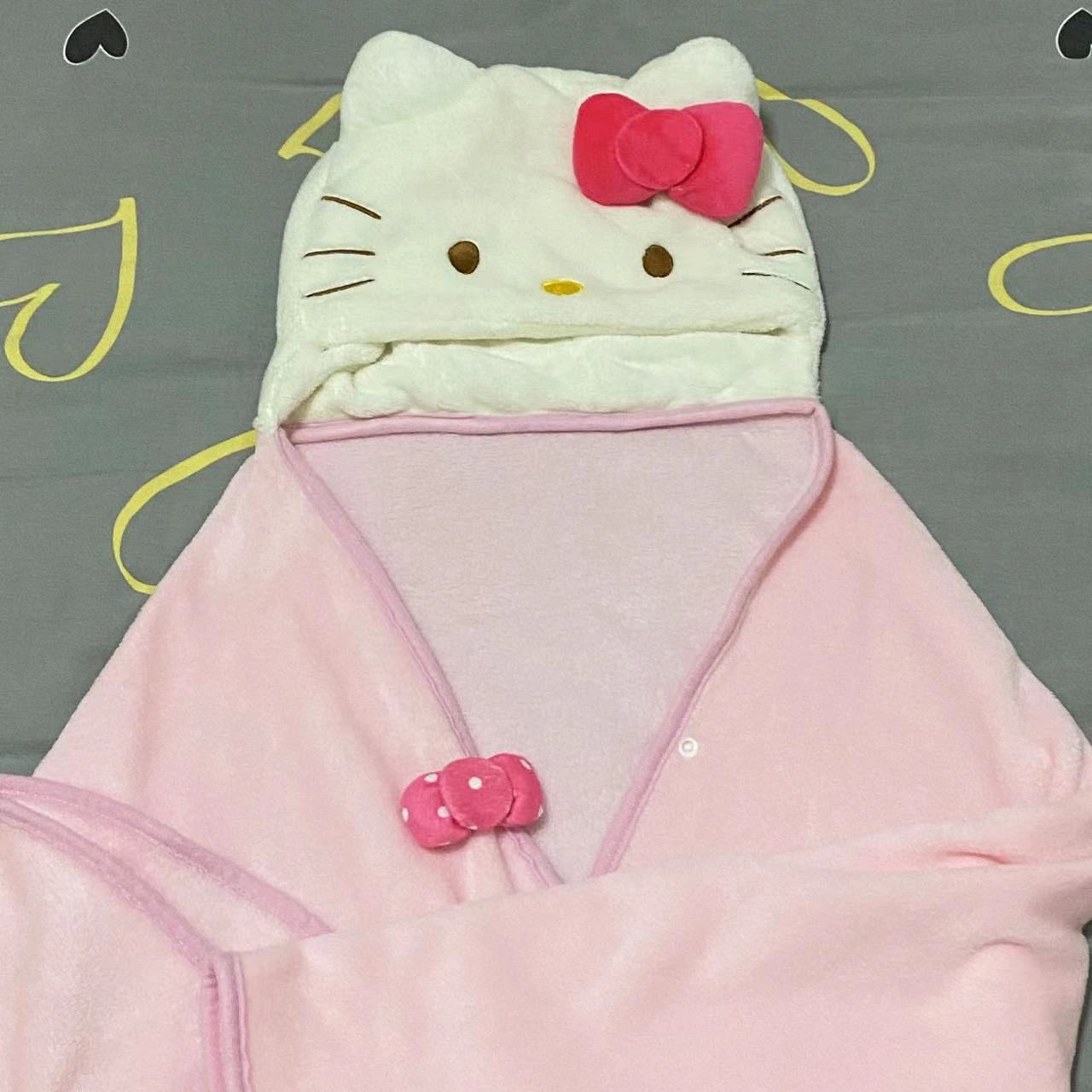 Hellokitty Wearable Hooded Blanket
