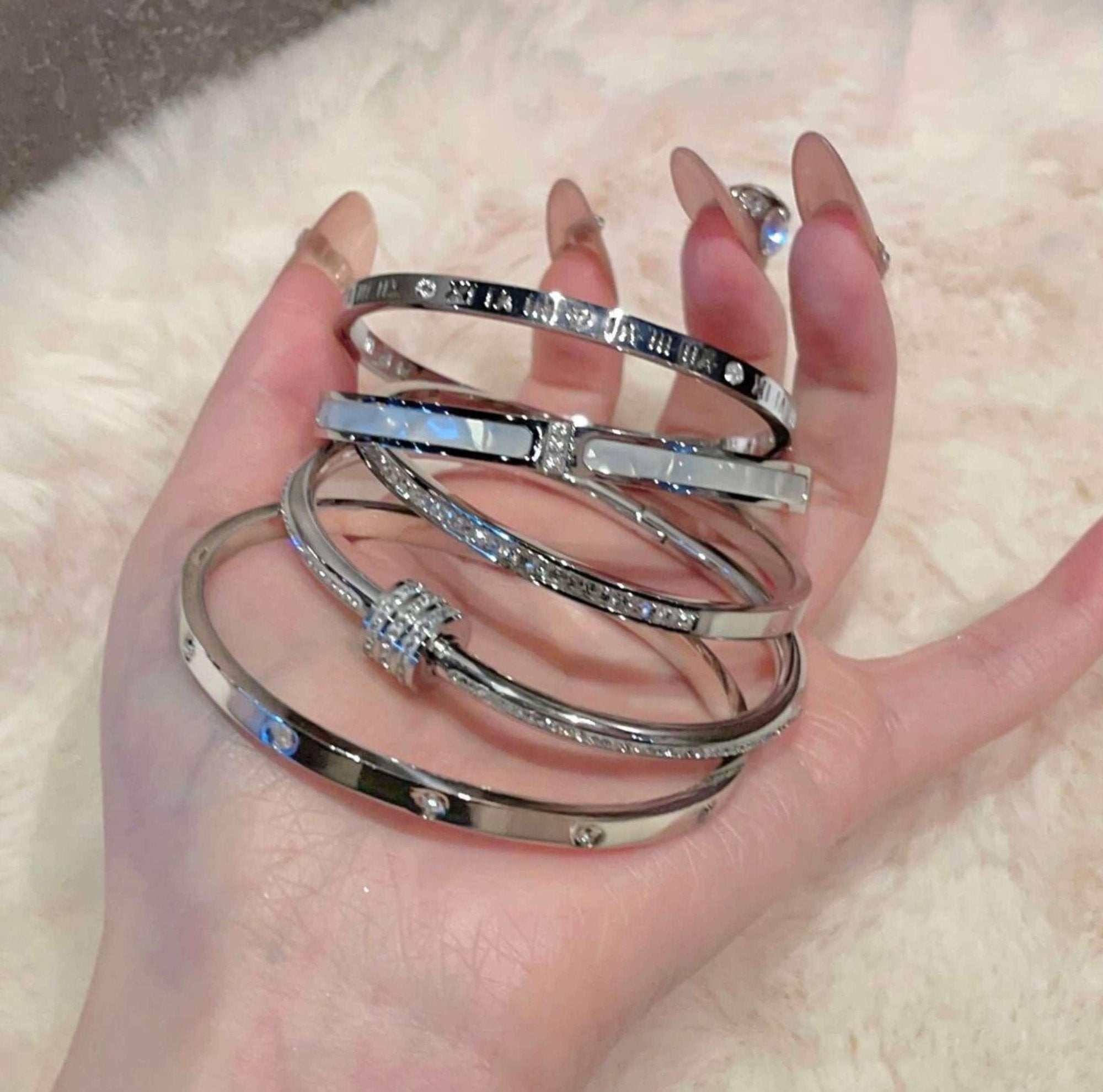 5-piece elegant stainless steel bracelet set, stylish and classic design