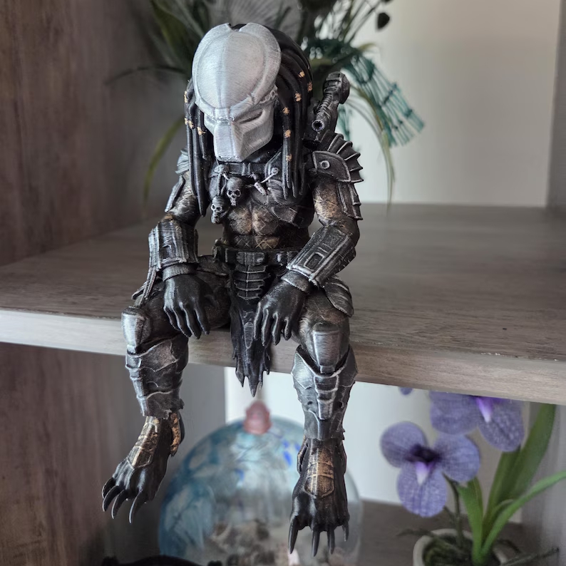 🛸 Shelf Sitter Statues