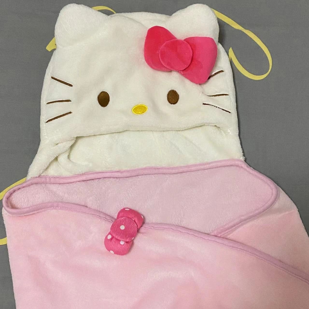 Hellokitty Wearable Hooded Blanket
