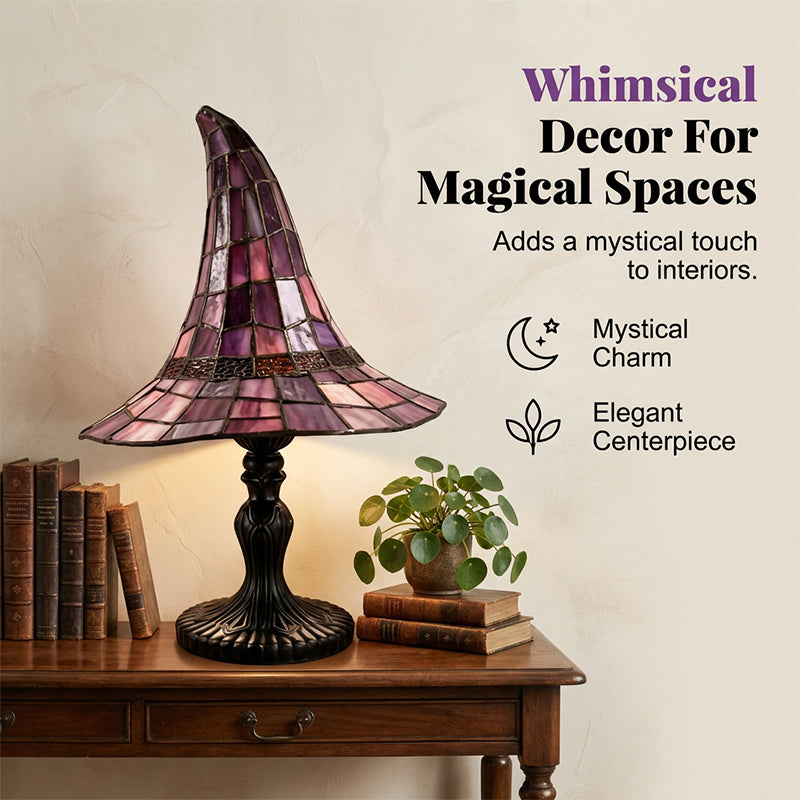 🧙‍♀🧙‍♀🧙‍♀Betoverende sfeer dankzij de heksenlamp van gebrandschilderd glas.