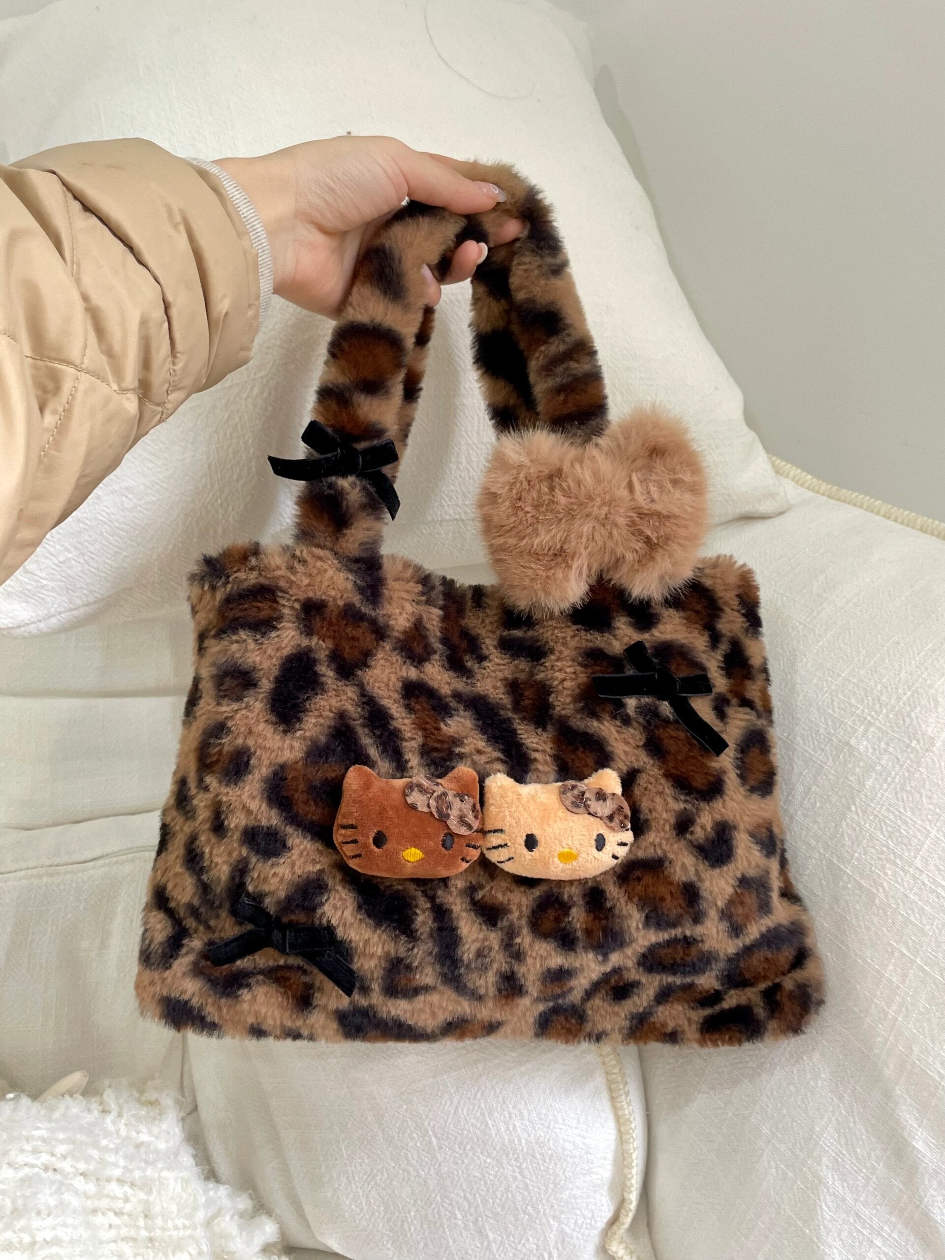Hellokitty Leopard Print Plush Bag Handbags