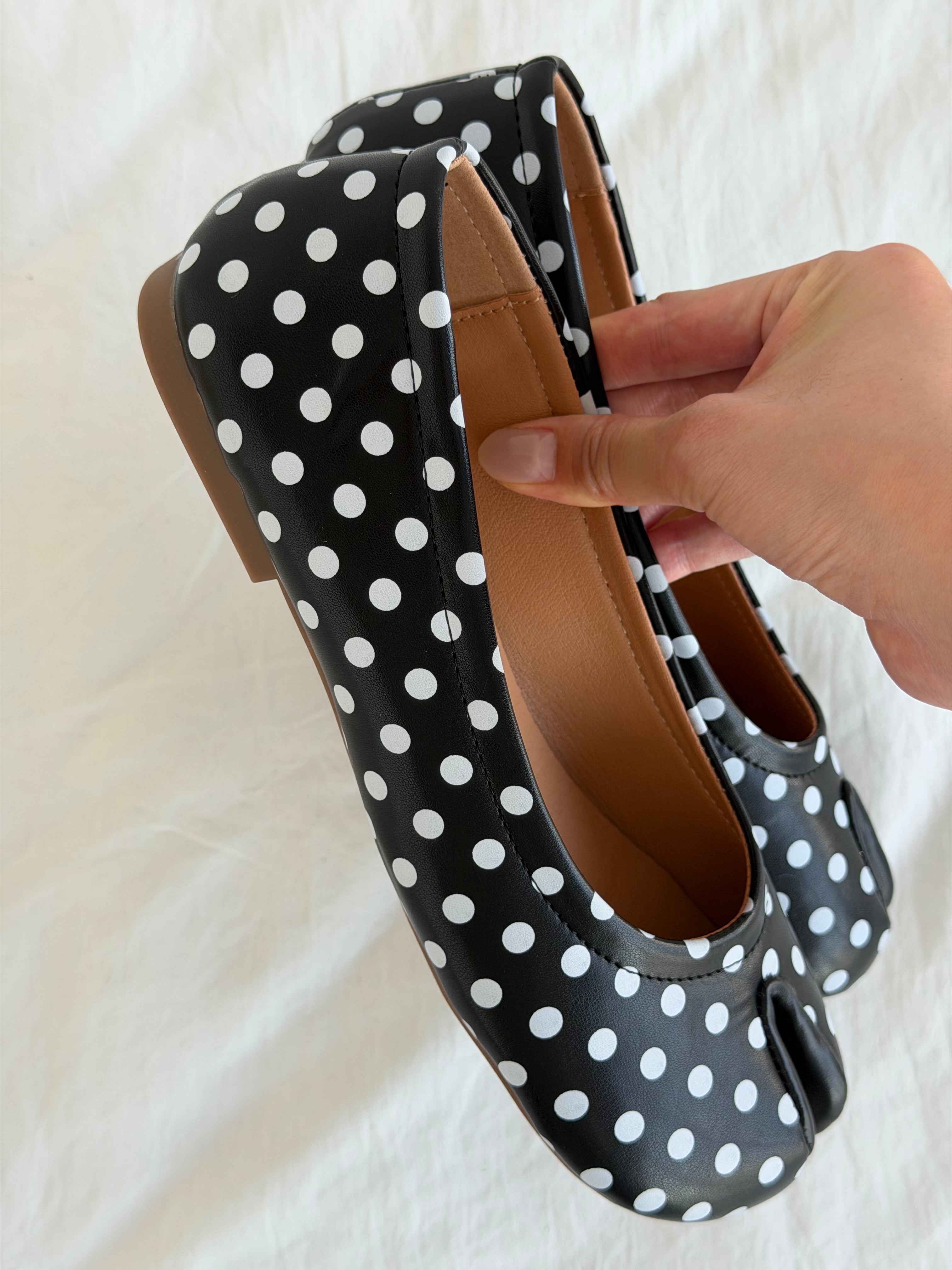 Girly Polk Dot Tabi Shoes Mary Janes Ballet Flat Low Top Split Toe Cute Casual Lightweight Shoes