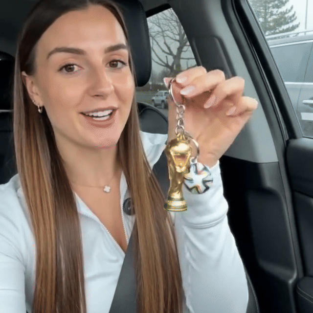 ⚽🏆 Trophy & Ball Keychain