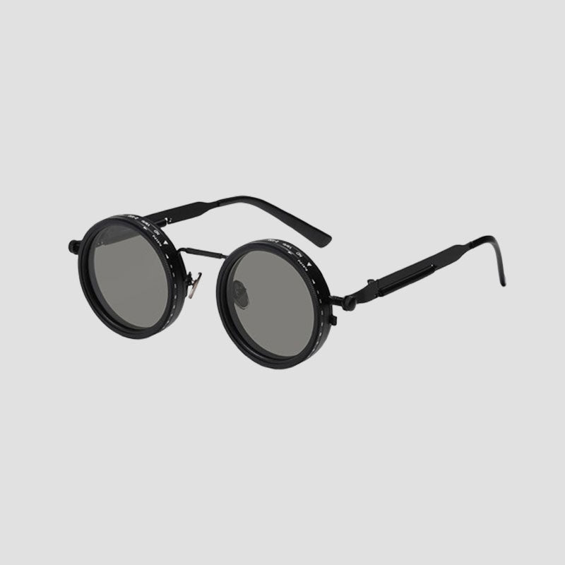 Adjustable polarised sunglasses