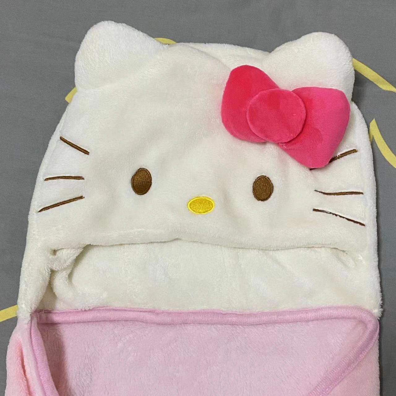 Hellokitty Wearable Hooded Blanket