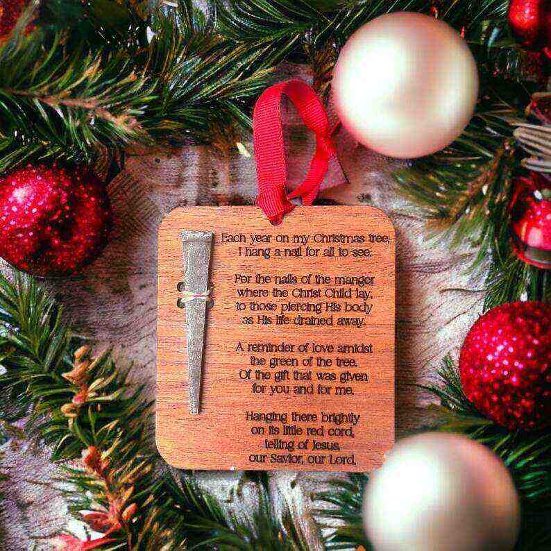 Christmas Nail Ornament | Christmas Present