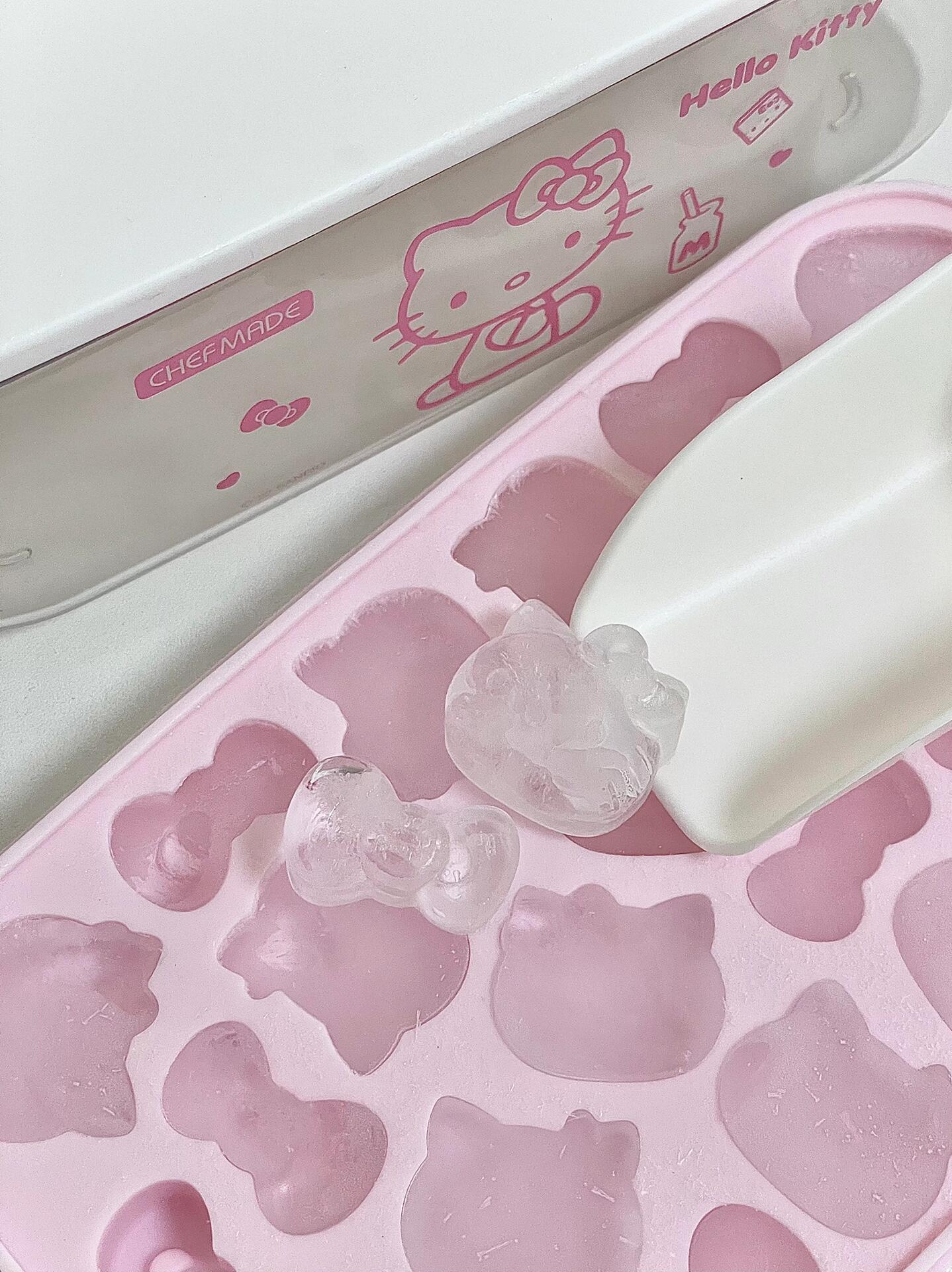 Hellokitty Shape Ice Cube Tray with Lid and Bin (with Scoop)