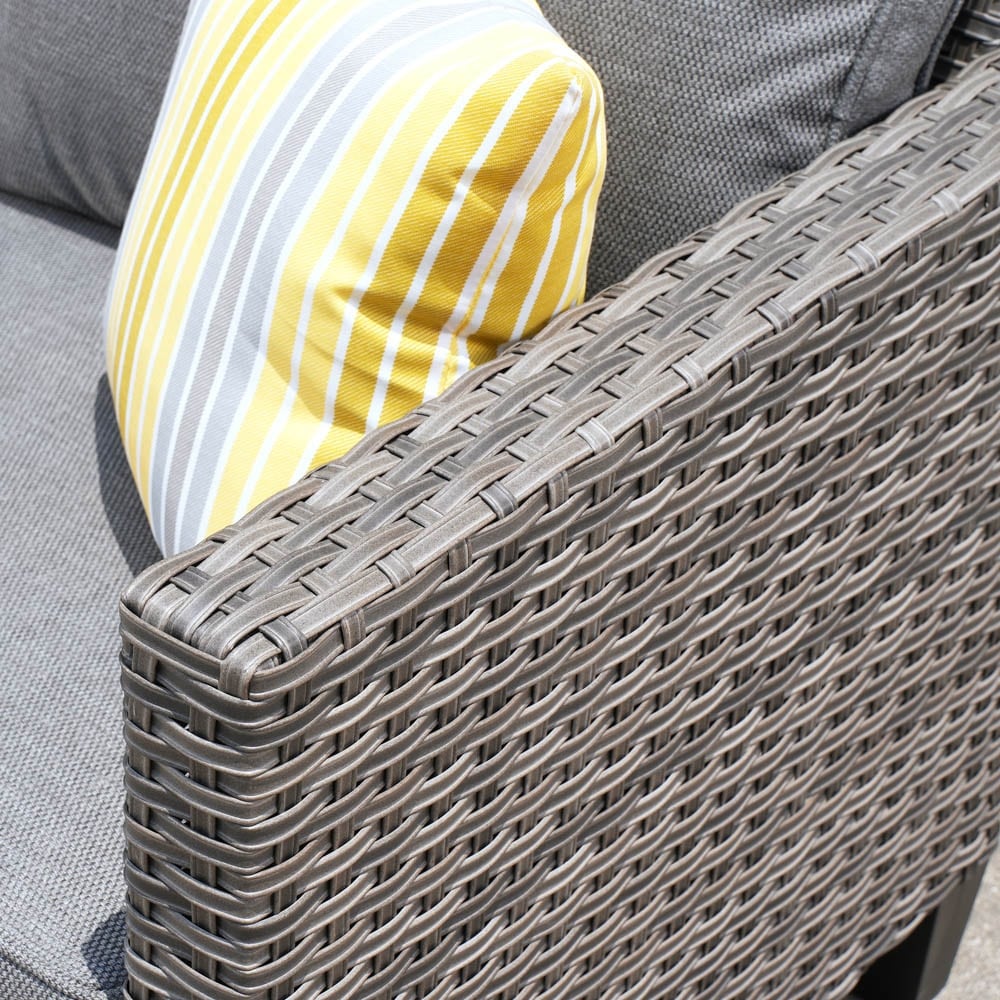OVIOS 8-piece Patio Wicker Conversation Furniture Set with Swivel Chairs