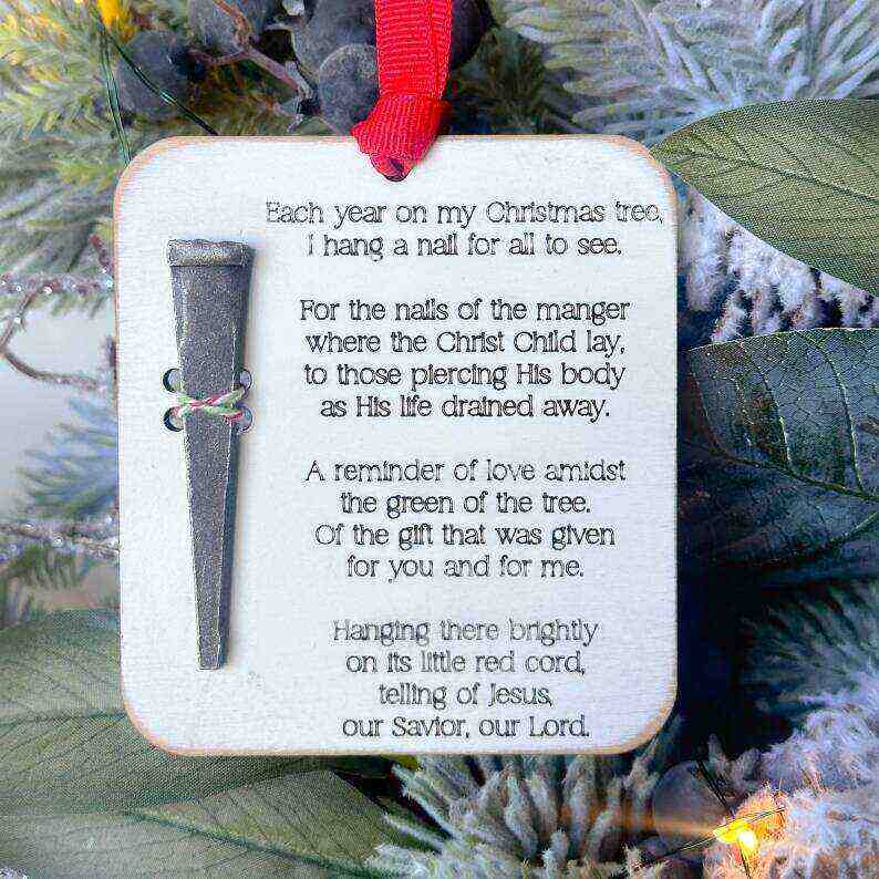 Christmas Nail Ornament | Christmas Present