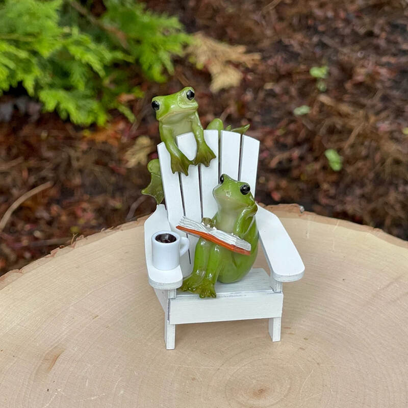 Frog Flower Pot Hugger Figurines